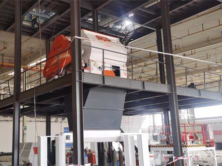 強(qiáng)福項(xiàng)目時(shí)產(chǎn)20噸玉米深加工粉料線安裝現(xiàn)場(chǎng)