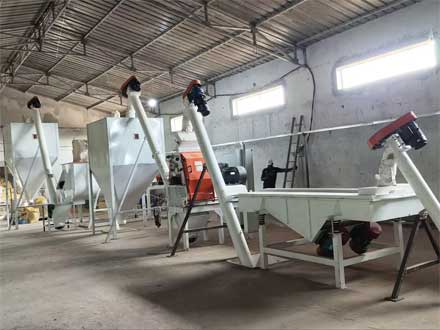 強福機械37KW飼料粉料線幾內(nèi)亞項目