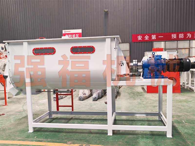 雞飼料粉料混合機(jī)