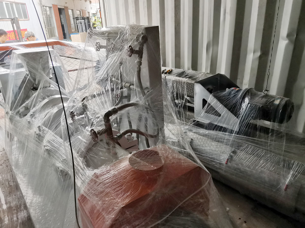 DSP135 濕法膨化機發往阿根廷