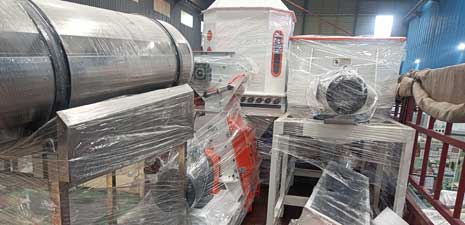 強福生產(chǎn)濕法水產(chǎn)膨化線發(fā)往廣西